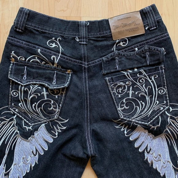 MJ Collection B-BOY Capri Embroidered Jeans - Picture 3 of 7